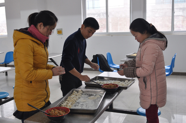 河南路友机械冬至包饺子