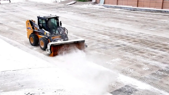 徐工除冰雪类设备保障道路畅通无阻