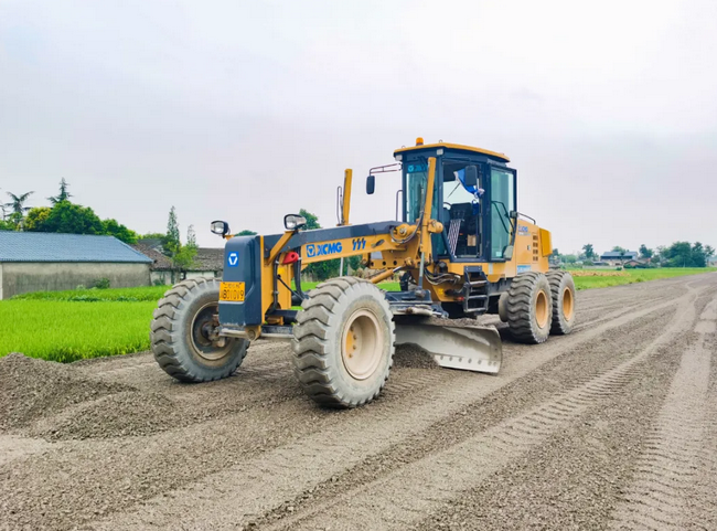 徐工平地机GR1805助力川渝工程建设